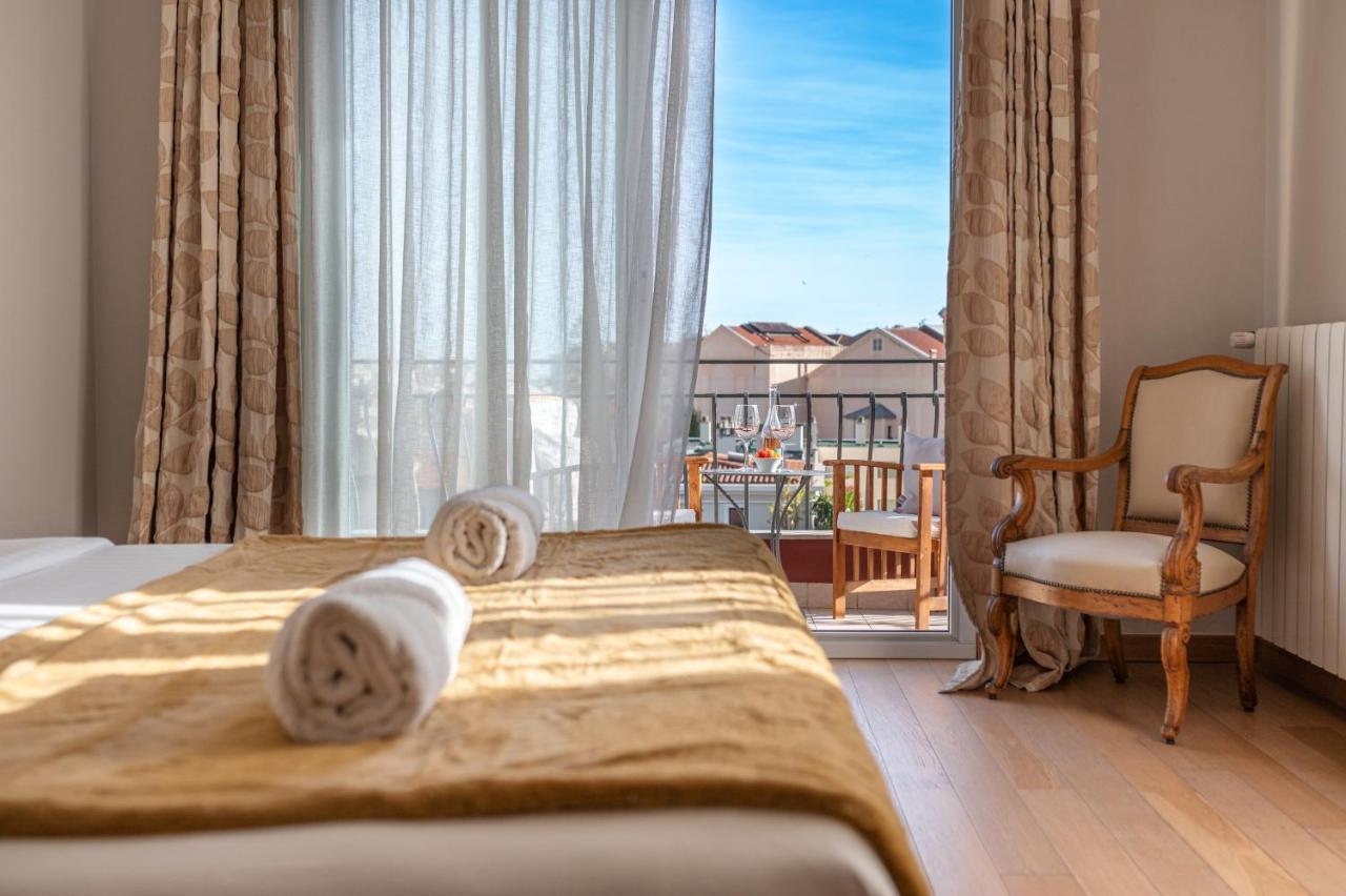 La Fabrique A Poupees - Chambres Et Appartements De Charme Au Coeur De Menton Eksteriør billede