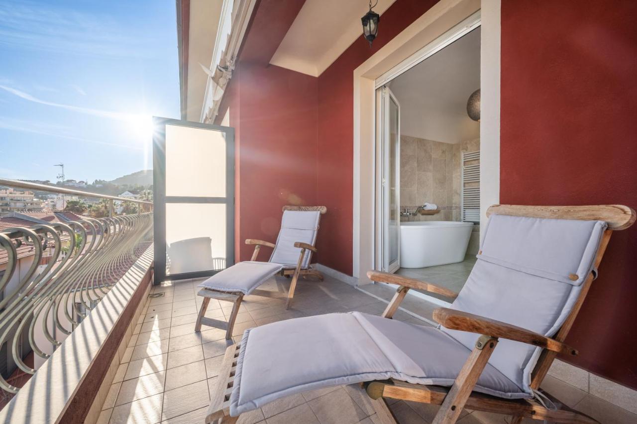 La Fabrique A Poupees - Chambres Et Appartements De Charme Au Coeur De Menton Eksteriør billede